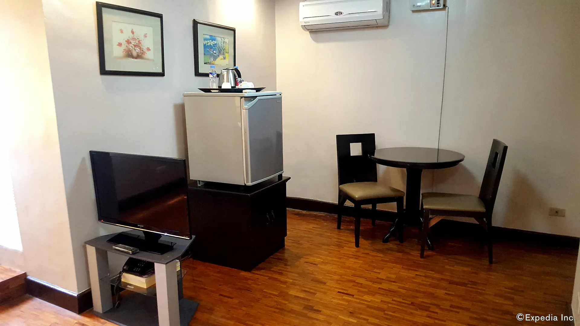 Lpl Suites Greenbelt Makati City Philippines
